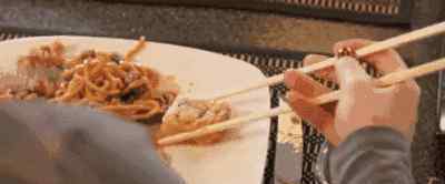 黑色的合金筷子有毒吗 久用的筷子，原来这么毒...很多人不知道！