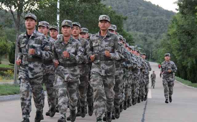 军人三公里跑步技巧 为什么军人宁愿跑三公里也不愿跑五公里？说出来你可能不信，三公里其实更累