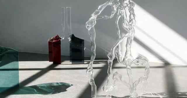 塑料雕塑 多里安将玻璃吹制技术应用在塑料家具和雕塑上