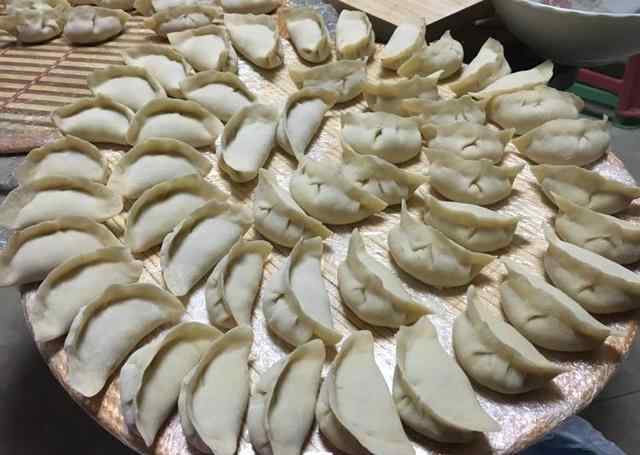 芹菜水饺馅的调制 什么馅的饺子最好吃？及调制饺子馅的方法