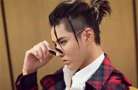 鹿晗为什么打吴亦凡 鹿晗为什么打吴亦凡 鹿晗和吴亦凡关系