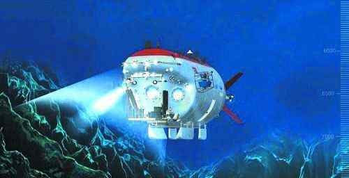 蛟龙号潜水员 “蛟龙号”深海探测，潜水员上岸后疲惫不堪，引发网友猜测