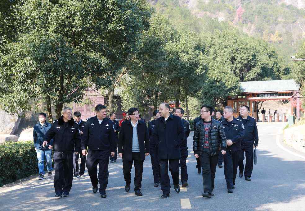 毛善恩 省公安厅党委副书记、常务副厅长毛善恩一行来新调研