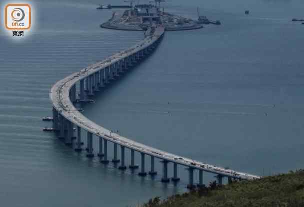 港珠澳大桥涉造假 港珠澳大桥香港段报告造假案判了：12人被判3个月至32个月不等