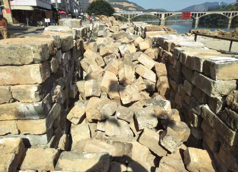 贡川古镇 惊喜！贡川古镇“出土”大量古砖，古城墙将修复新增百米！
