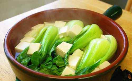 青菜豆腐汤 最简单的青菜豆腐汤你会做吗？