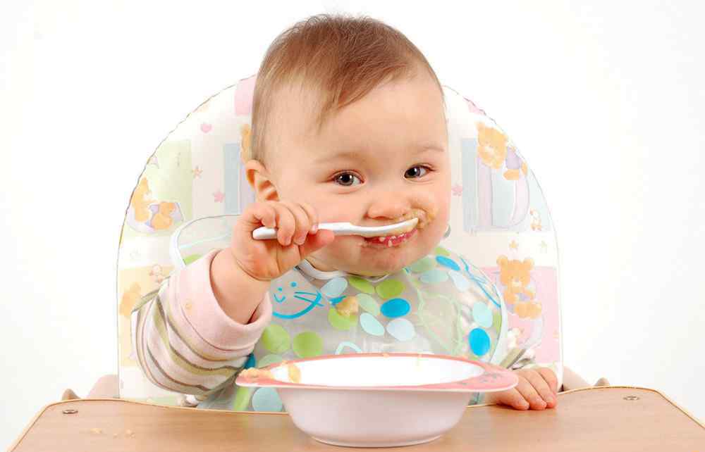 宝宝吃蛋黄的最佳时间 宝宝吃蛋黄的最佳时间你知道吗？是有讲究的，这个时候吃就太早了