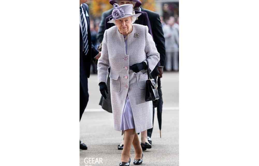 楔形鞋 有专人为她把鞋子穿软还不够，5个属于英女王鞋子的冷知识