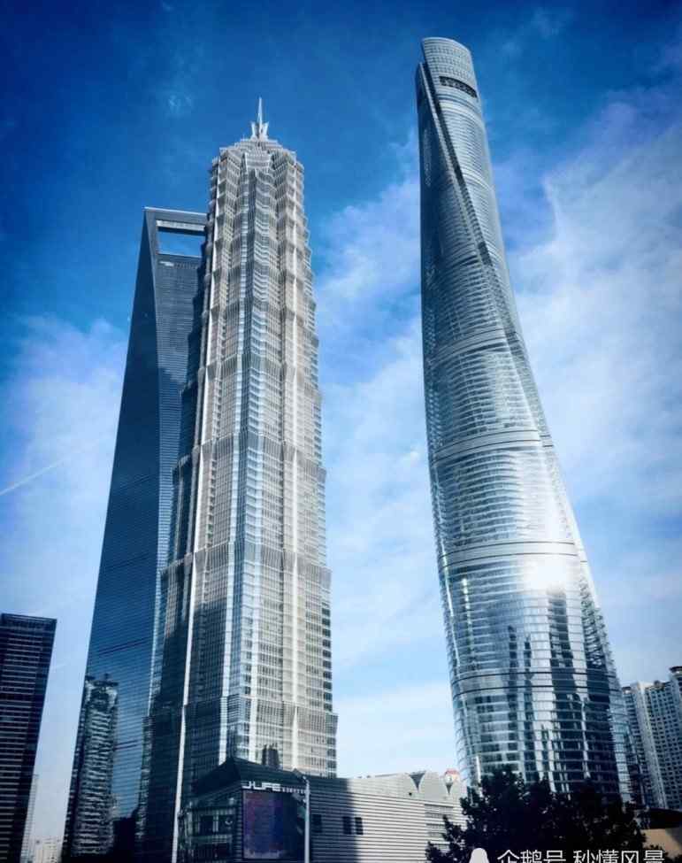 上海金融中心大厦 陆家嘴金融中心三大高楼叫什么属于上海那个区有什么好玩的