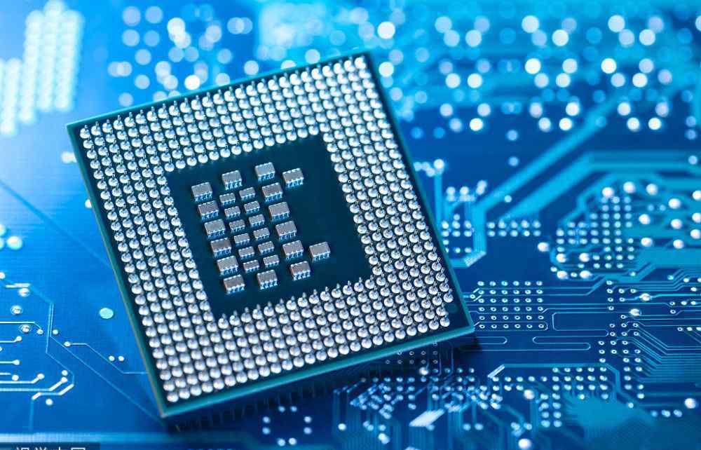 锐龙处理器和酷睿哪个好 AMD的锐龙处理器和英特尔的酷睿处理器，究竟谁的性能更好一些？
