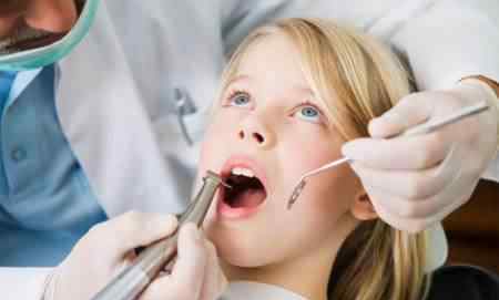 6岁儿童晚上睡觉磨牙 孩子爱磨牙是缺钙还是蛔虫？这里有儿科医生的专业解读