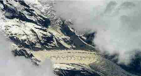 青海湖拍到真龙 西藏雪山高空拍到两条真龙？