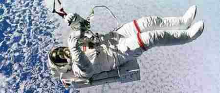宇航员太空拍摄到浮尸 太空浮尸之谜或是外星生命起源