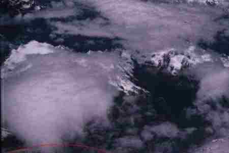 青海湖拍到真龙 西藏雪山高空拍到两条真龙？