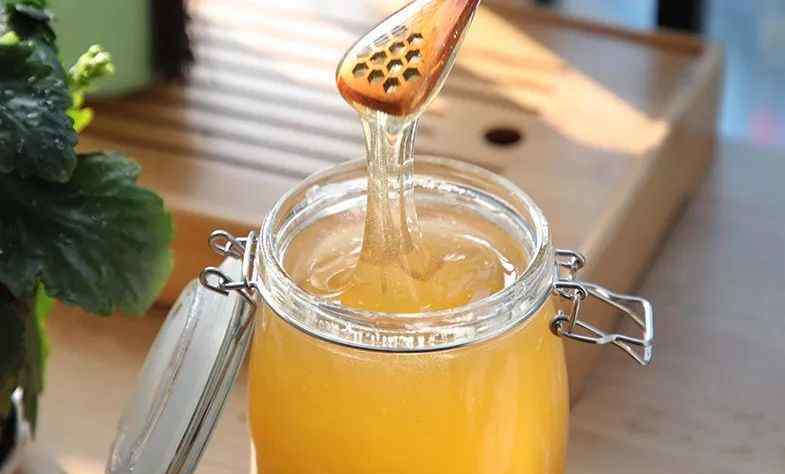 蜂蜜蒸梨水 蜂蜜煮梨水的做法?蜂蜜和梨子能治咳嗽吗?
