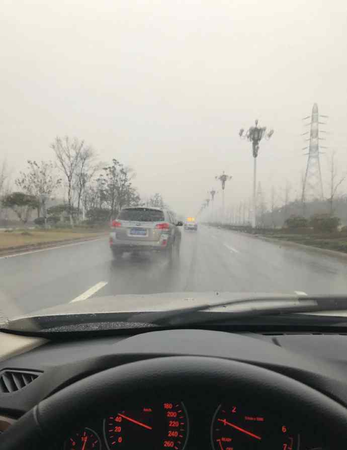 北京雾霾笑话 北方雾霾致多个航班延误 雾霾段子表情包成网络热门话题