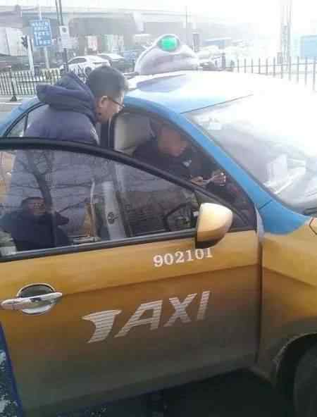哈尔滨出租车网 再看到这样哈尔滨出租车，严罚！