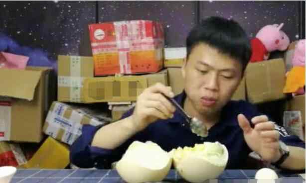 鸵鸟蛋 鸵鸟蛋为什么很少人吃，在中国吃鸵鸟蛋犯法吗？