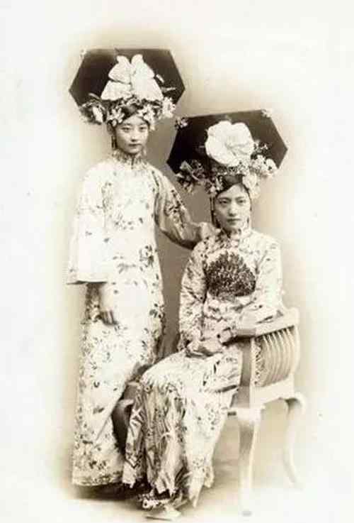 清朝格格 清朝皇族后裔格格照片，满清皇族后裔现状如何？