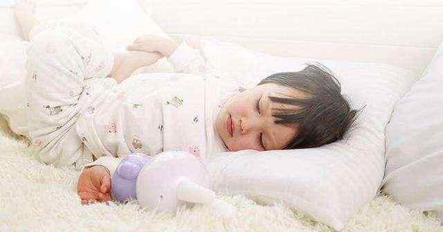2周岁宝宝最佳作息时间 宝宝2岁前，如何让孩子睡得好？这篇0-2岁“哄睡指南”请收好