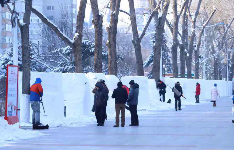 哈尔滨2007雪人事件 唤醒哈尔滨人童年的回忆，2020个雪人将现防洪纪念塔