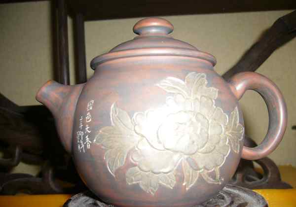 钦州坭兴陶茶具价格 收藏钦州坭兴陶茶壶需要多少钱？