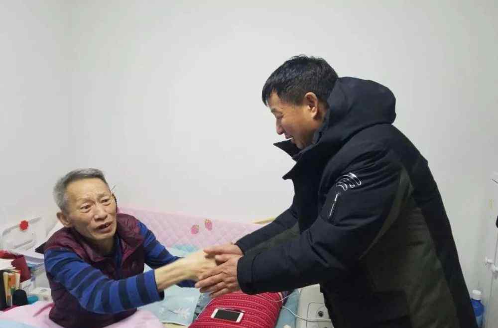 慰问老同志 慰问老同志 祝福暖人心