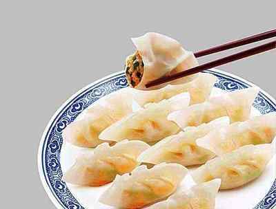 过年为什么吃饺子 你知道人们为什么都会在春节吃饺子吗？饺子的来历原来与我们的医圣有关