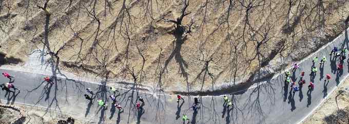 白银越野赛给跑圈按下“暂停键” 超60场跑步赛事延期和取消