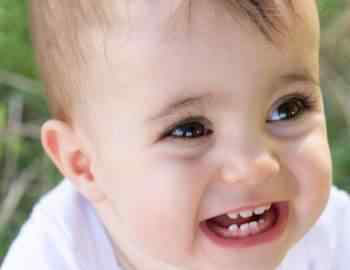 孩子几个月长牙 宝宝几个月长牙最正常？来看看这张宝宝出牙顺序表