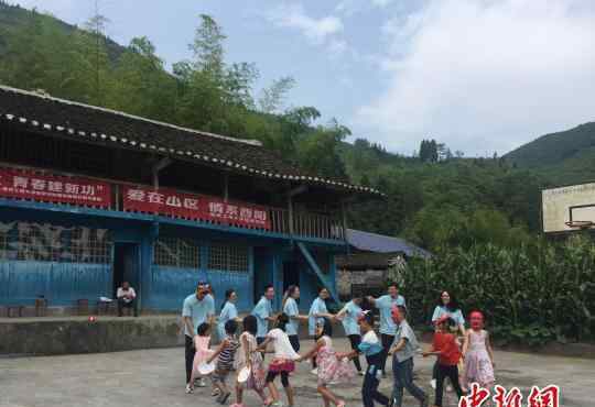 助推教育扶贫 重庆高校贫困山区建志愿实践基地