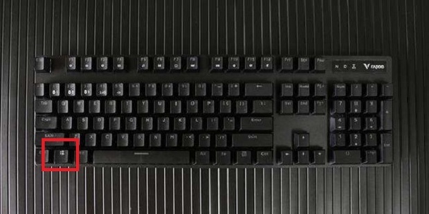 windows7下魔兽争霸(冰封王座)两边有黑边 魔兽争霸切屏回来画面只有一角