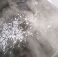自制凉粉怎么做，豌豆凉粉的做法 家庭自制豌豆凉粉条