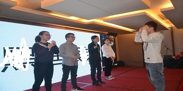 有哪些适合年会上玩的互动小游戏 5个最能活跃气氛的年会互动游戏