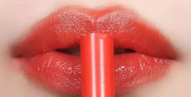 女朋友生日送什么礼物好 1000元送女朋友什么生日礼物