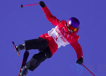 冬奥：谷爱凌晋级自由式滑雪女子坡面障碍技巧决赛