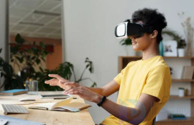 车内新型娱乐方式VR观影 有效缓解车程疲惫感