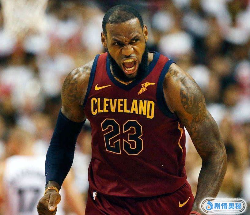 NBA攻防一体的3位超巨，科比在列，奥拉朱旺上榜，第一无悬念 科比伯德历史地位