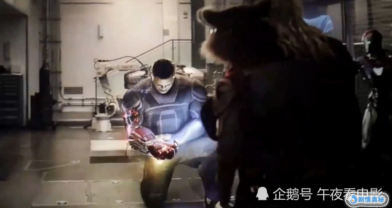 复联4：绿巨人打响指时，有谁注意到他眼睛的变化？谁能解释？ 复联4绿巨人打响指发生了什么