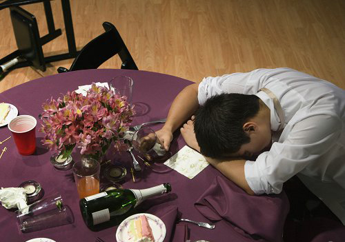 男人地中海是怎么造成的 男的怎么查地中海