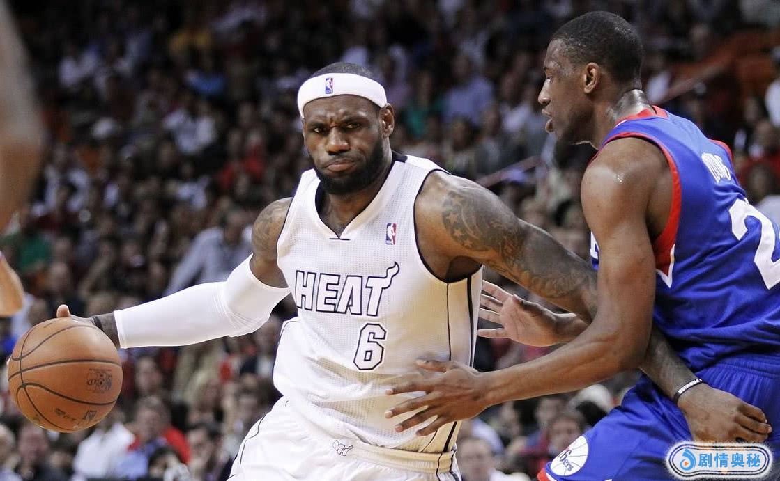 NBA攻防一体的3位超巨，科比在列，奥拉朱旺上榜，第一无悬念 科比伯德历史地位