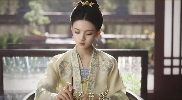 杨超越古装被吐槽网红脸，吴宣仪被嘲讽辣眼睛，鞠婧祎却一骑绝尘