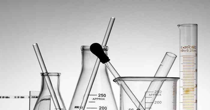 硫酸铜溶液化学式 氢氧化钠溶液和硫酸铜溶液反应化学方程式 氢氧化钠溶液和硫酸铜溶液反应化学方程式是什么