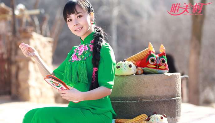 谁是王二妮老公 王二妮的老公李飞简历 王二妮结过几次婚
