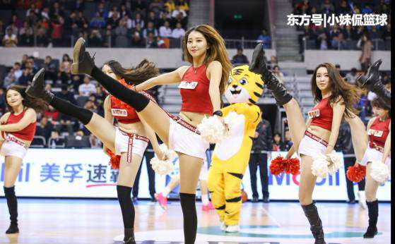 篮球拉拉队 CBA：广东拉拉队美女最养眼，队长尤其令人感到惊艳