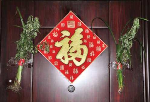 端午节门前挂什么 端午节为什么挂艾草 端午节插艾草在早晨还是晚上