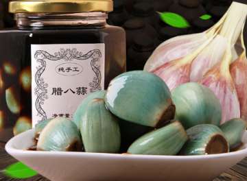 醋泡大蒜变绿能吃吗 泡腊八蒜用什么醋好 腊八蒜的醋能吃吗