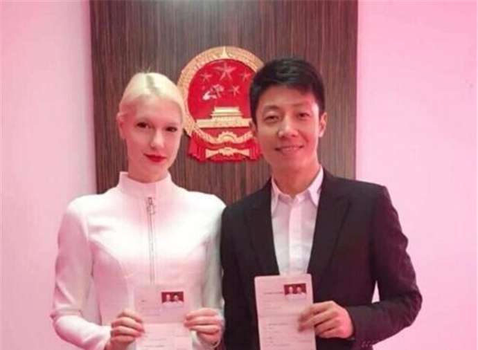 撒贝宁的老婆是谁 撒贝宁老婆李白多大了、有前夫？李白前夫是谁