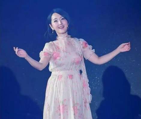 杨钰莹年龄 杨钰莹今年多少岁了 47岁杨钰莹长这样