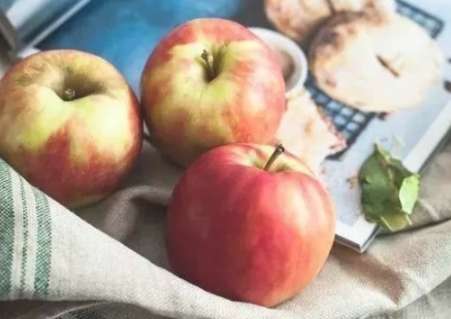 苹果煲汤的做法与功效 红糖煮苹果有什么功效与作用